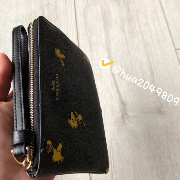 Coach X Peanuts Wristlet with Woodstock - Picture 3 of 4